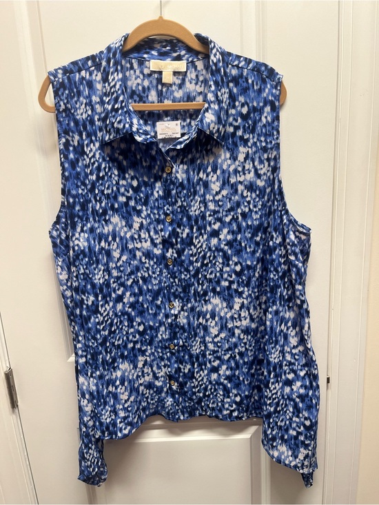 Michael Kors Tops - NWT MICHAEL Michael Kors Blue Ikat Sleeveless Hankhem Button Up Blouse 3X